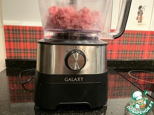 Фрикадельки с клюквенным соусом