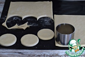 Слоеные пирожные со сметанным кремом