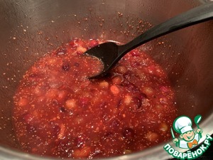 Фрикадельки с клюквенным соусом