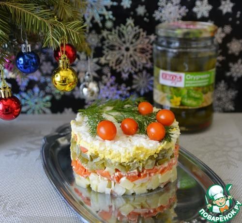 Салат с малосольной форелью "Еловая ветка"