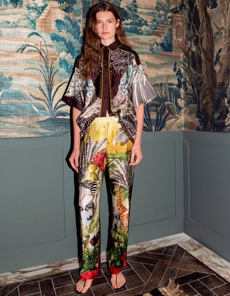 Модная одежда в элегантном будуарном стиле