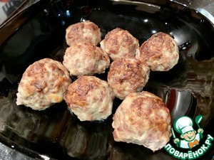 Фрикадельки с клюквенным соусом