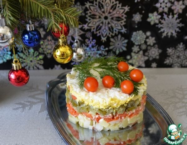 Салат с малосольной форелью "Еловая ветка"