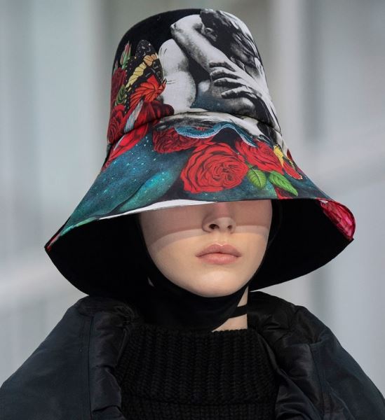 Модные и необычные шляпы и шапочки для женщин