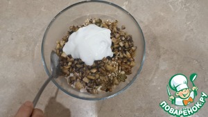 Салат из куриной грудки с грецкими орехами