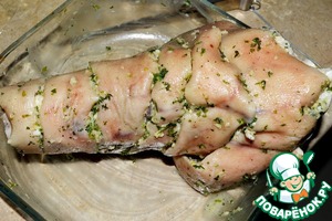 Рулька запеченная в ароматном маринаде