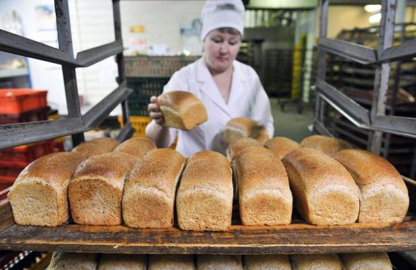 
Экономисты заявили о возможном росте цен на овощи и хлеб в 2020 году
