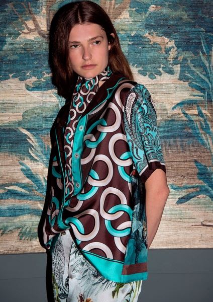 Модная одежда в элегантном будуарном стиле