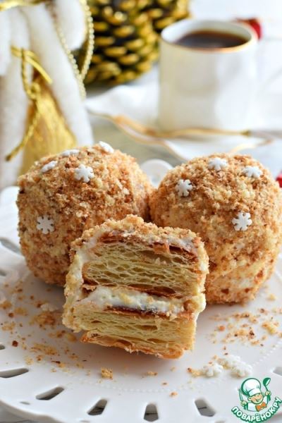 Слоеные пирожные со сметанным кремом