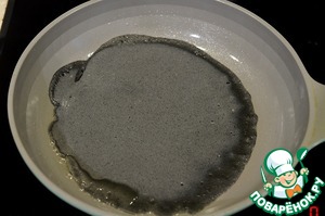 Блинные ролы с сыром и икрой