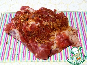 Баранья шея с соусом сальса