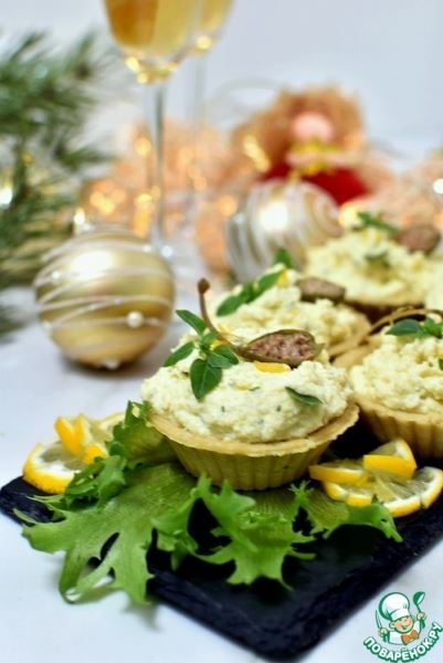 Корзиночки с паштетом из яиц с брынзой и икрой