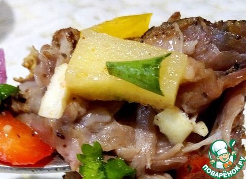 Баранья шея с соусом сальса