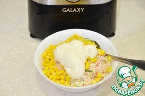 Крабовый салат в лаваше