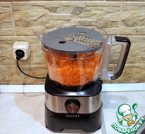 Морковный закусочный рулет