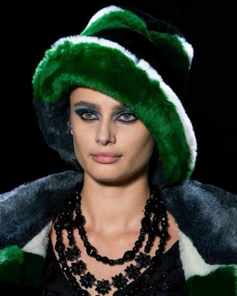 Модные и необычные шляпы и шапочки для женщин